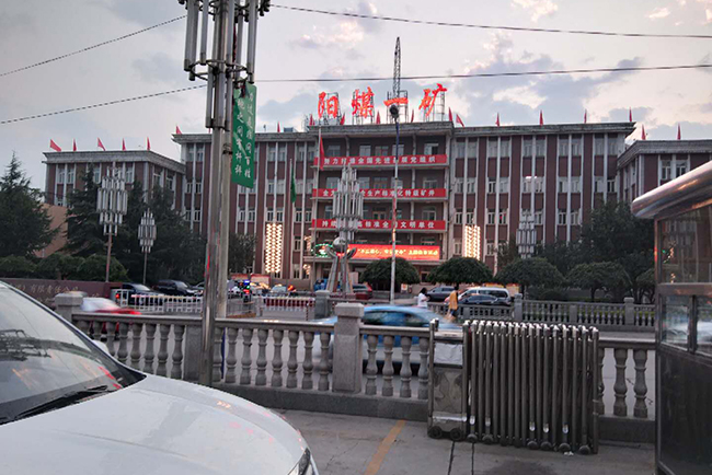 陽(yáng)泉某煤礦在墨隆采購(gòu)氣動(dòng)錨桿鉆機(jī)